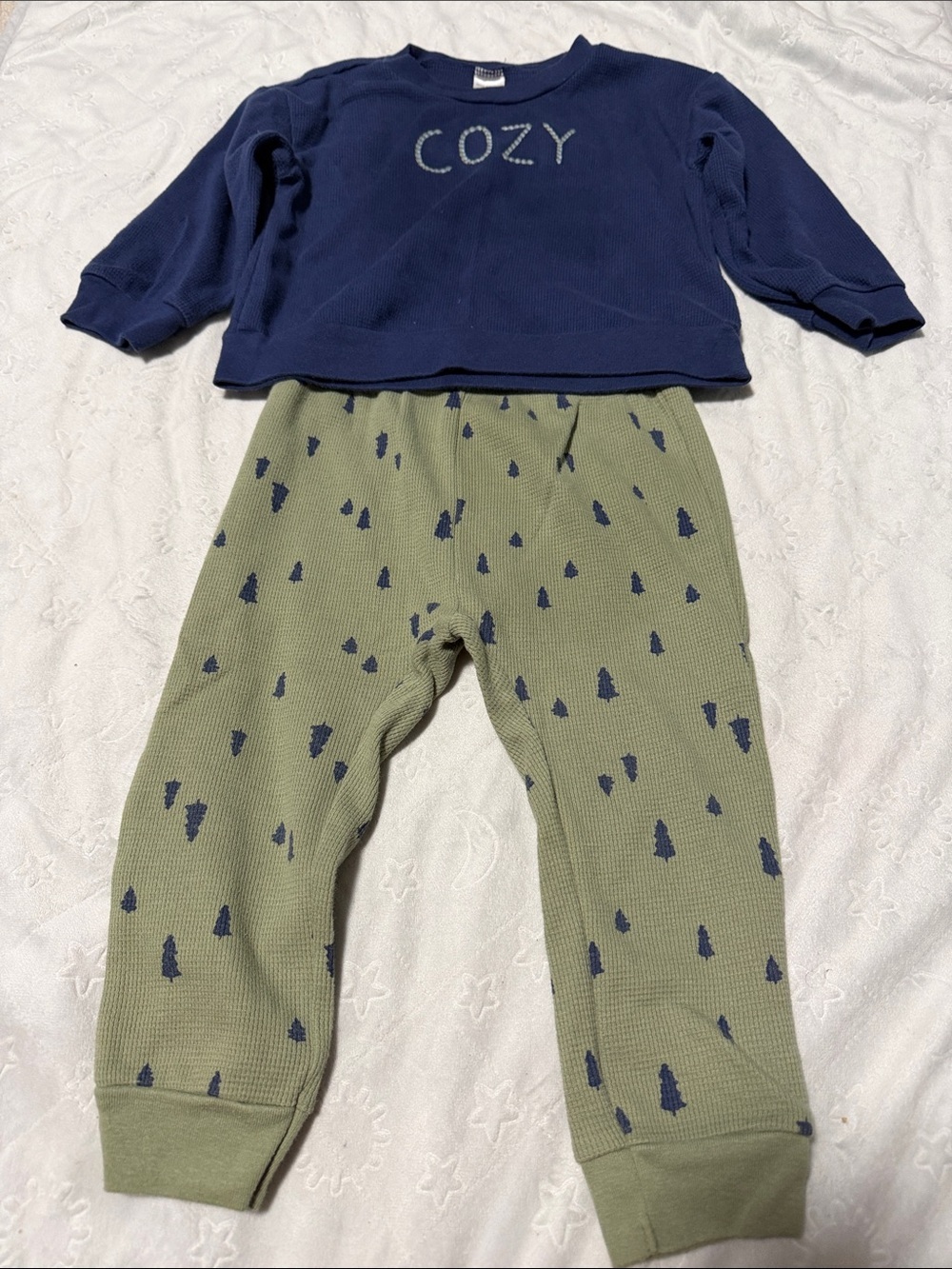 Cozy Navy Top and Olive Tree-Print Thermal Pants Set 18 months